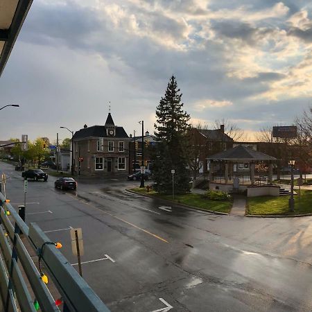 Niagara Parkway Court Motel מראה חיצוני תמונה