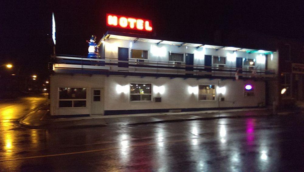 Niagara Parkway Court Motel מראה חיצוני תמונה