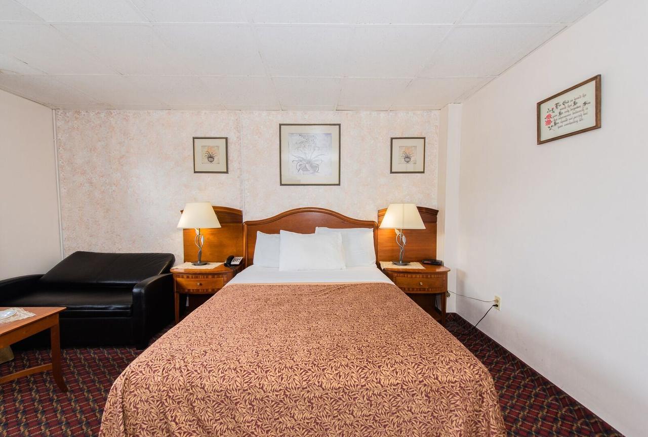 Niagara Parkway Court Motel מראה חיצוני תמונה