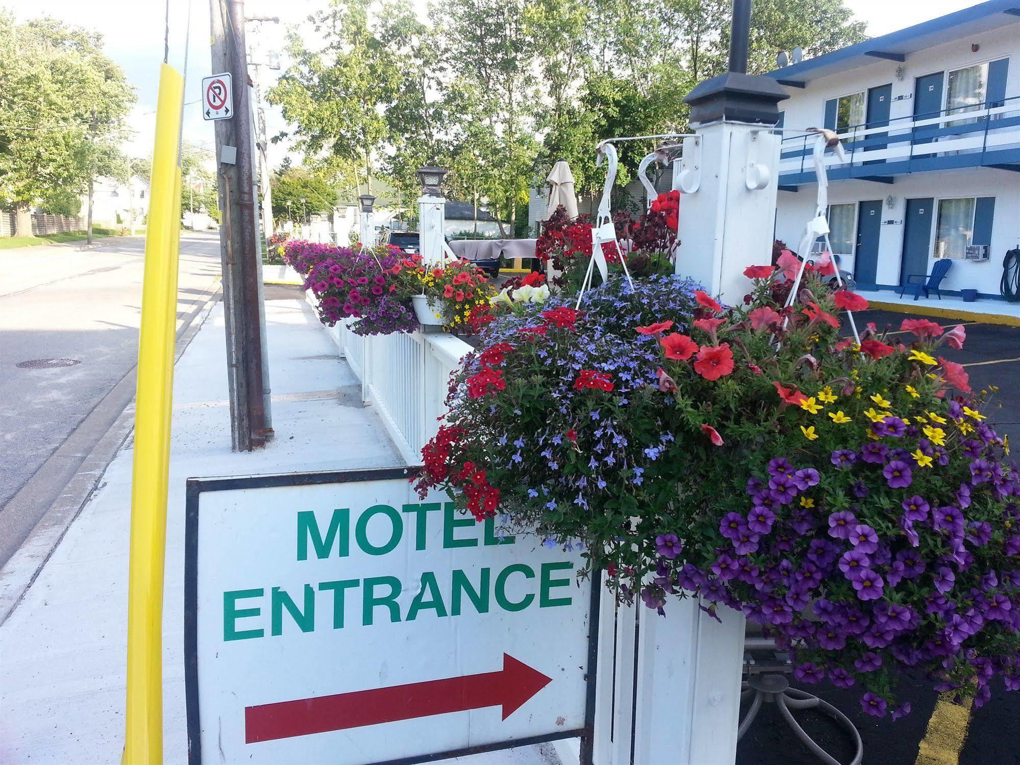 Niagara Parkway Court Motel מראה חיצוני תמונה