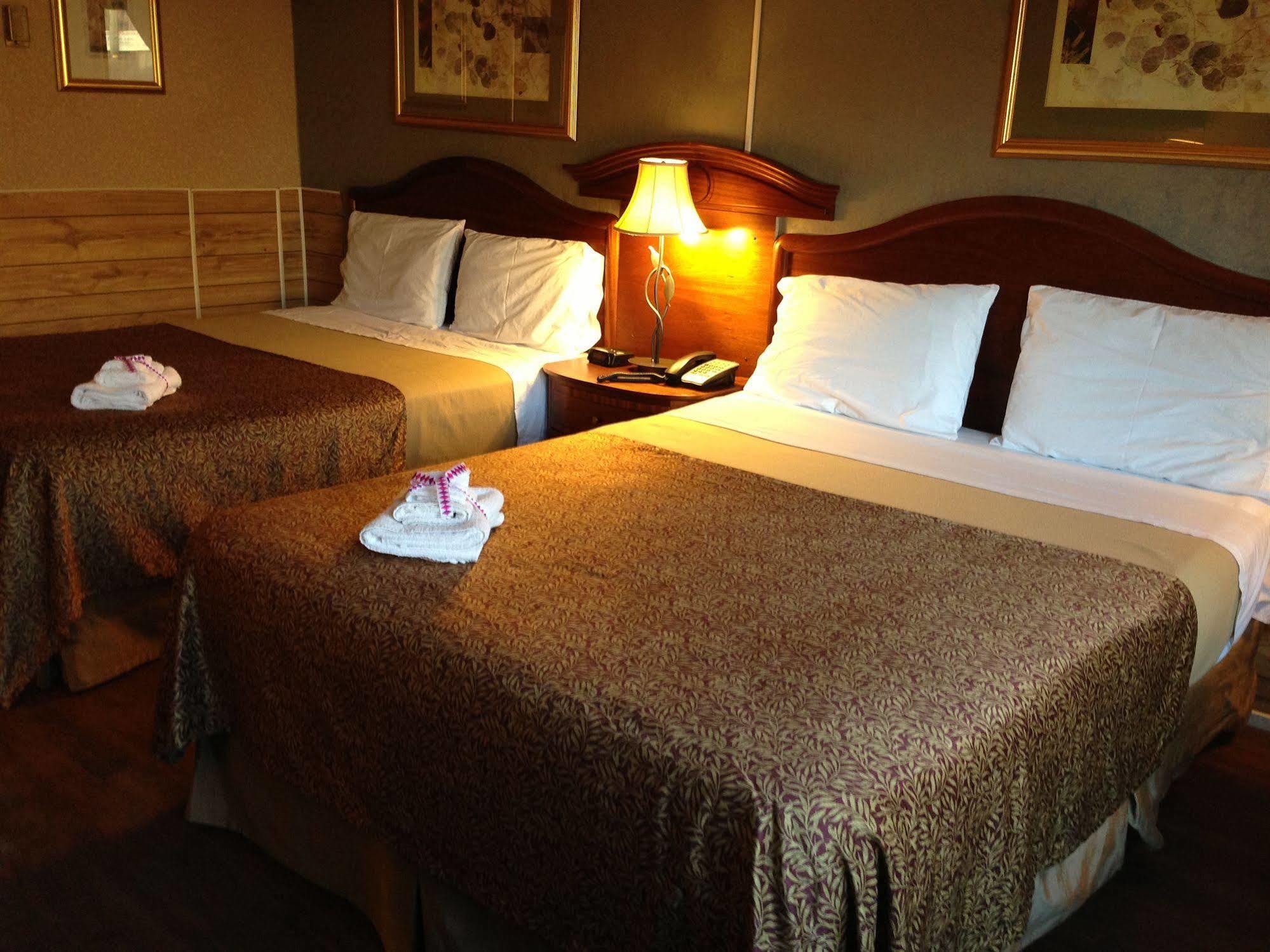 Niagara Parkway Court Motel מראה חיצוני תמונה