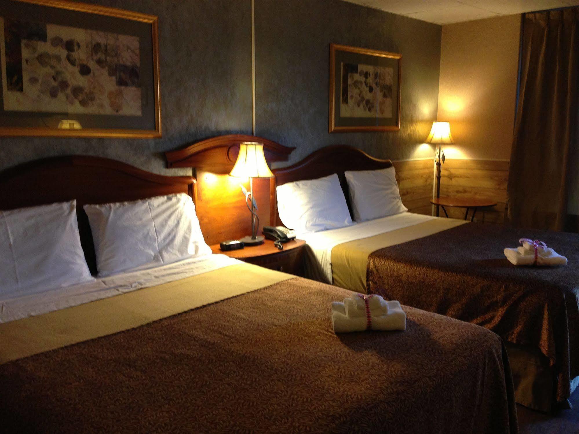 Niagara Parkway Court Motel מראה חיצוני תמונה