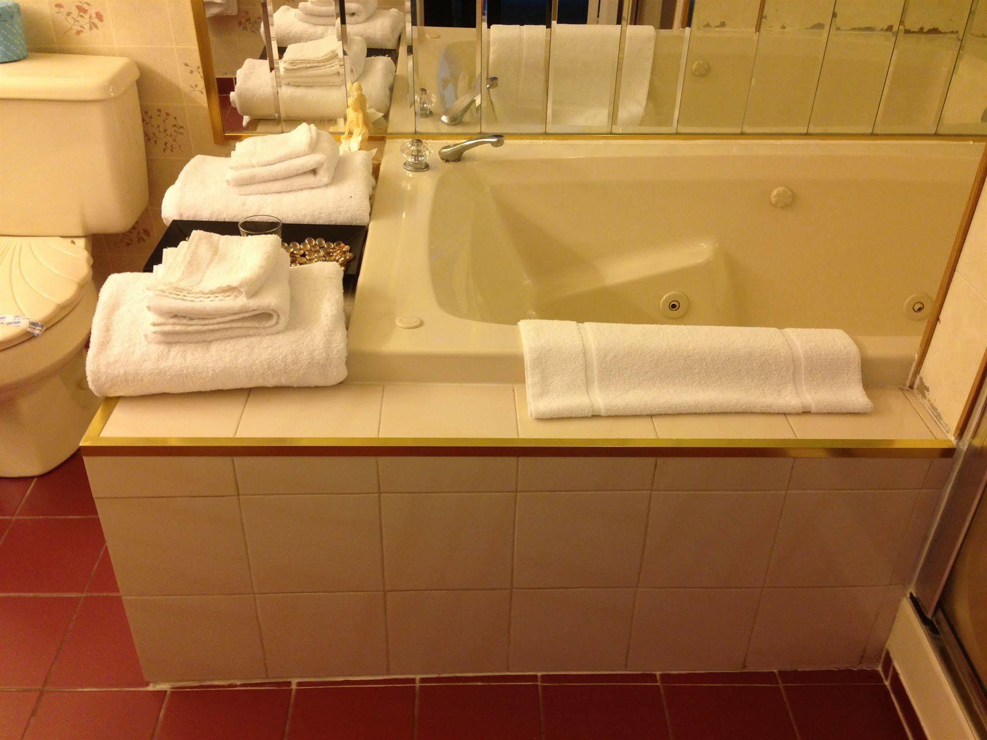 Niagara Parkway Court Motel מראה חיצוני תמונה