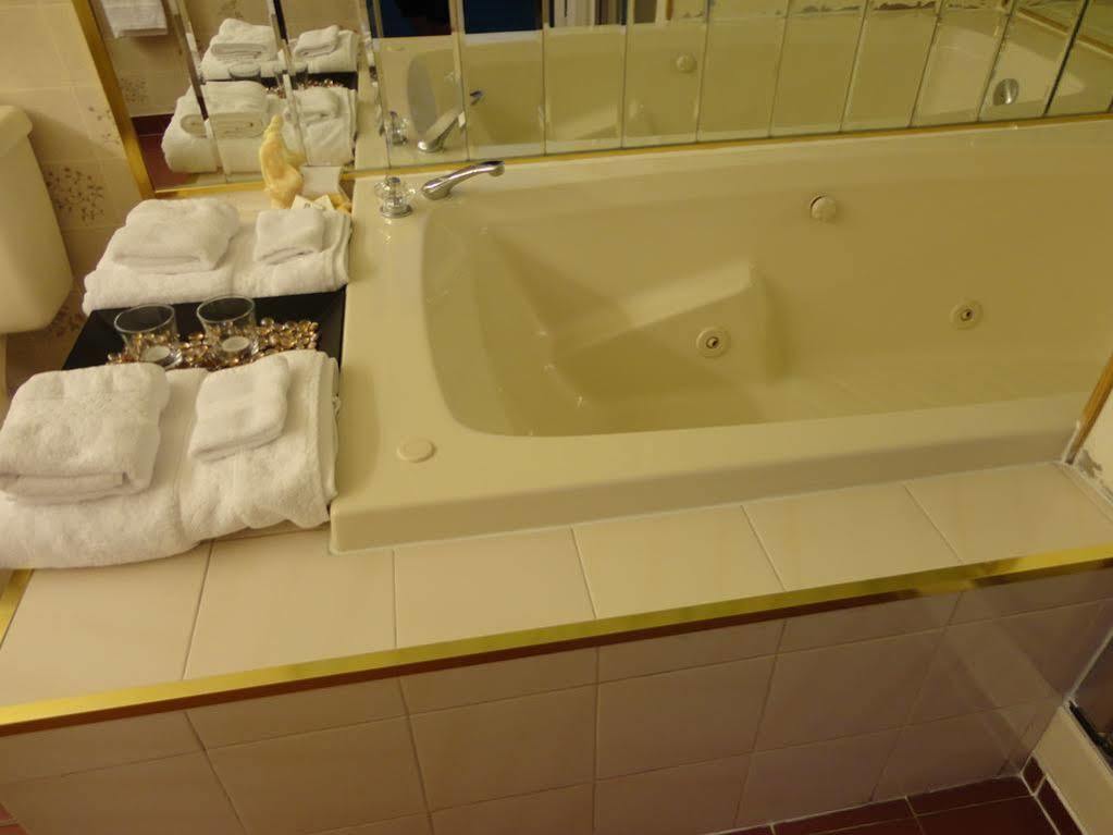 Niagara Parkway Court Motel מראה חיצוני תמונה